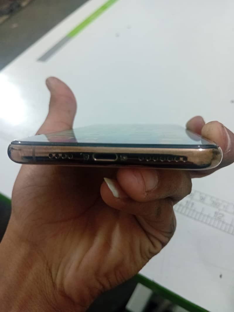iPhone 11 Pro Max 0