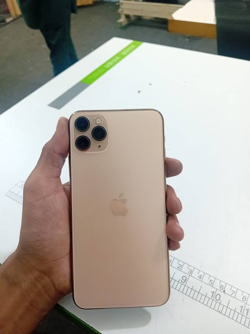 iPhone 11 Pro Max 1