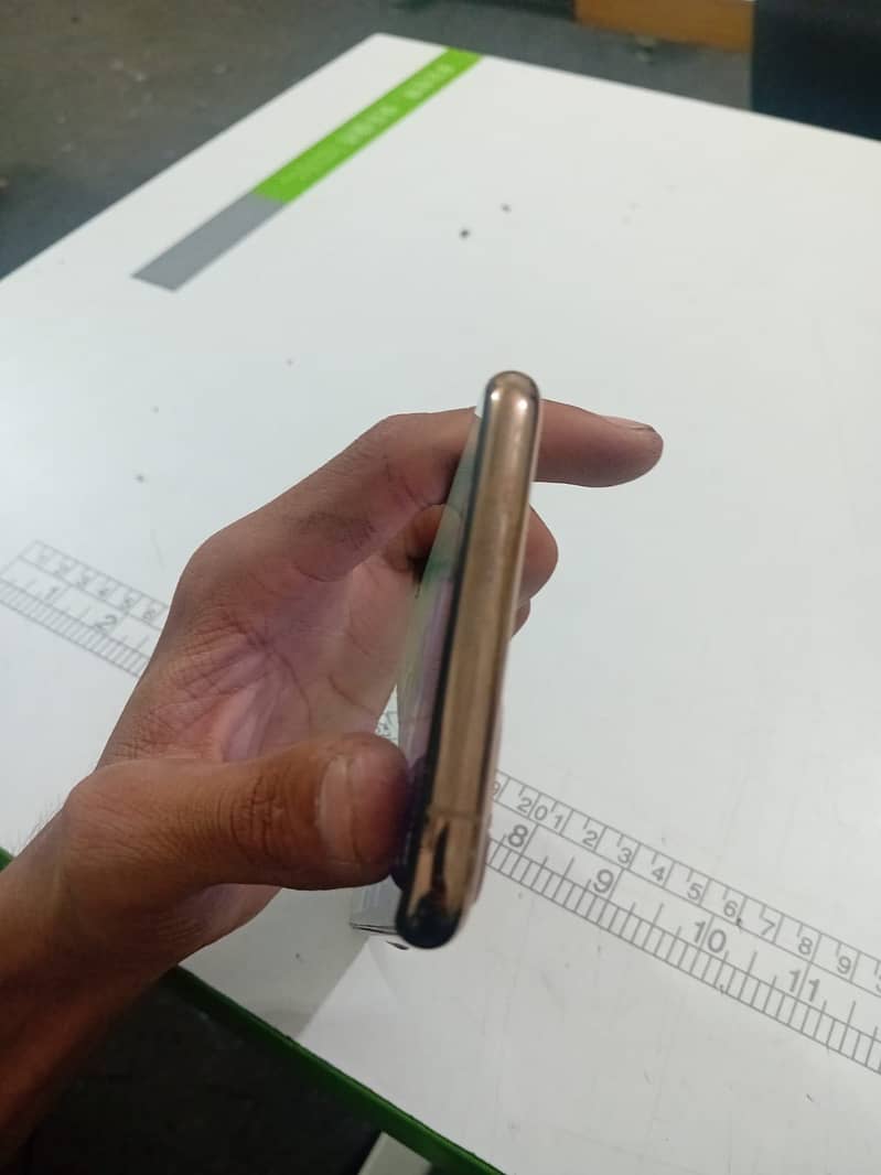 iPhone 11 Pro Max 5