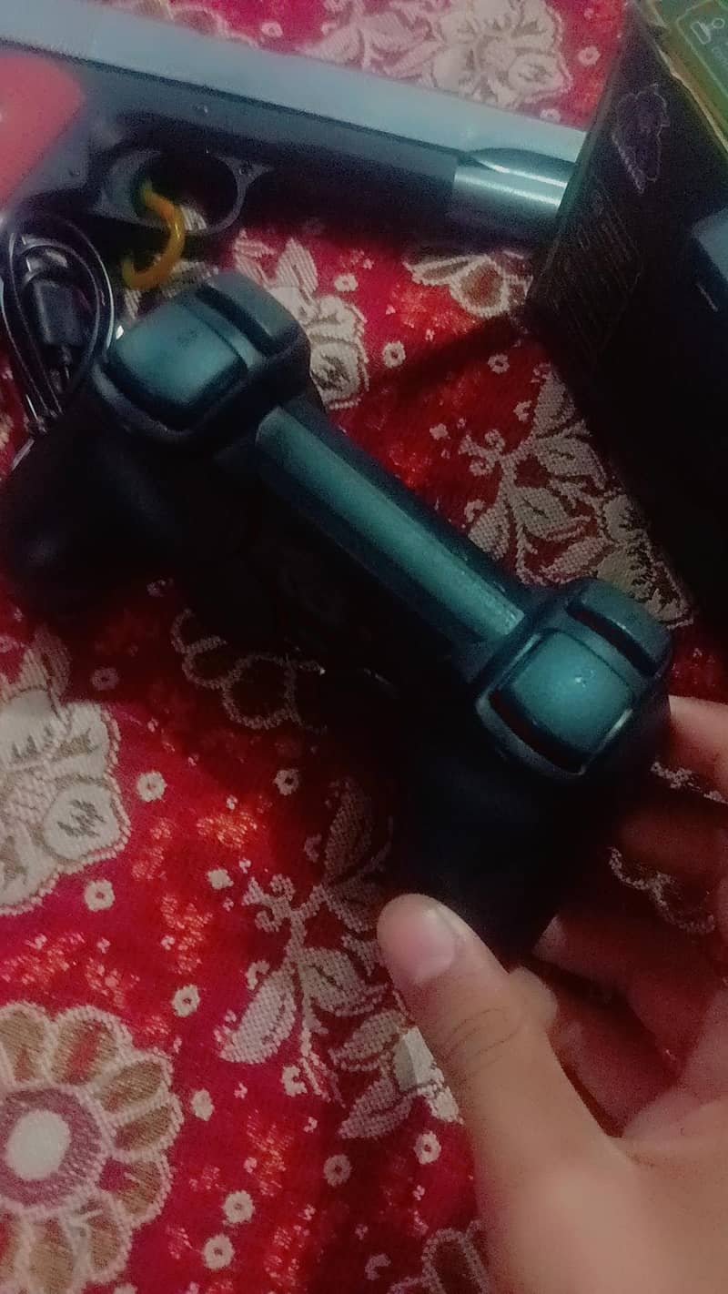 2 wireless Gaming Controllers + Gamestick 3