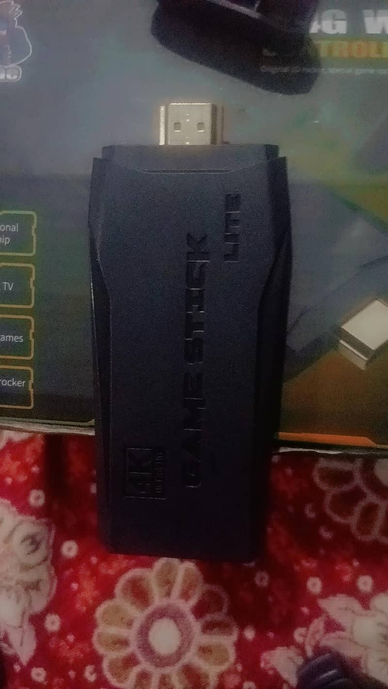 2 wireless Gaming Controllers + Gamestick 4