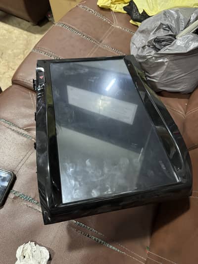 Landcrusier v8 2008-2012 tesla sceeen used