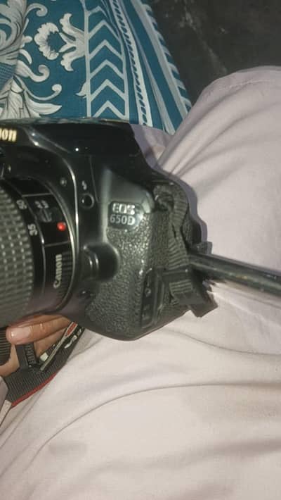 DSLR CAMERA URGENT SALE 650S