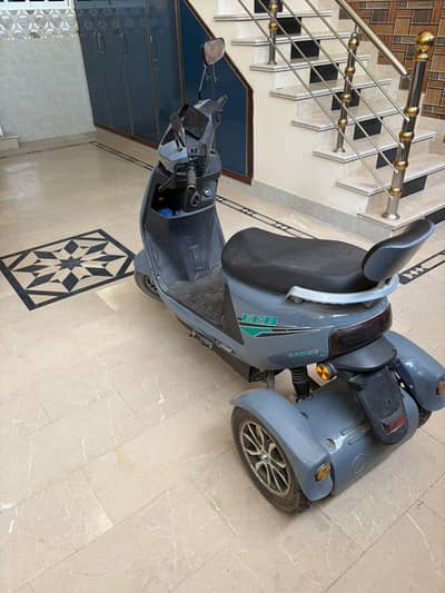 3 wheel scooter electric