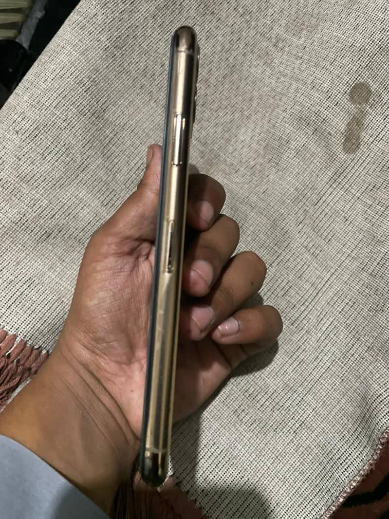 Apple iPhone 11 5