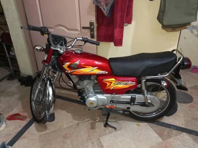 2021 model bhot ssaf bike hai sirf serious byers contact karay.