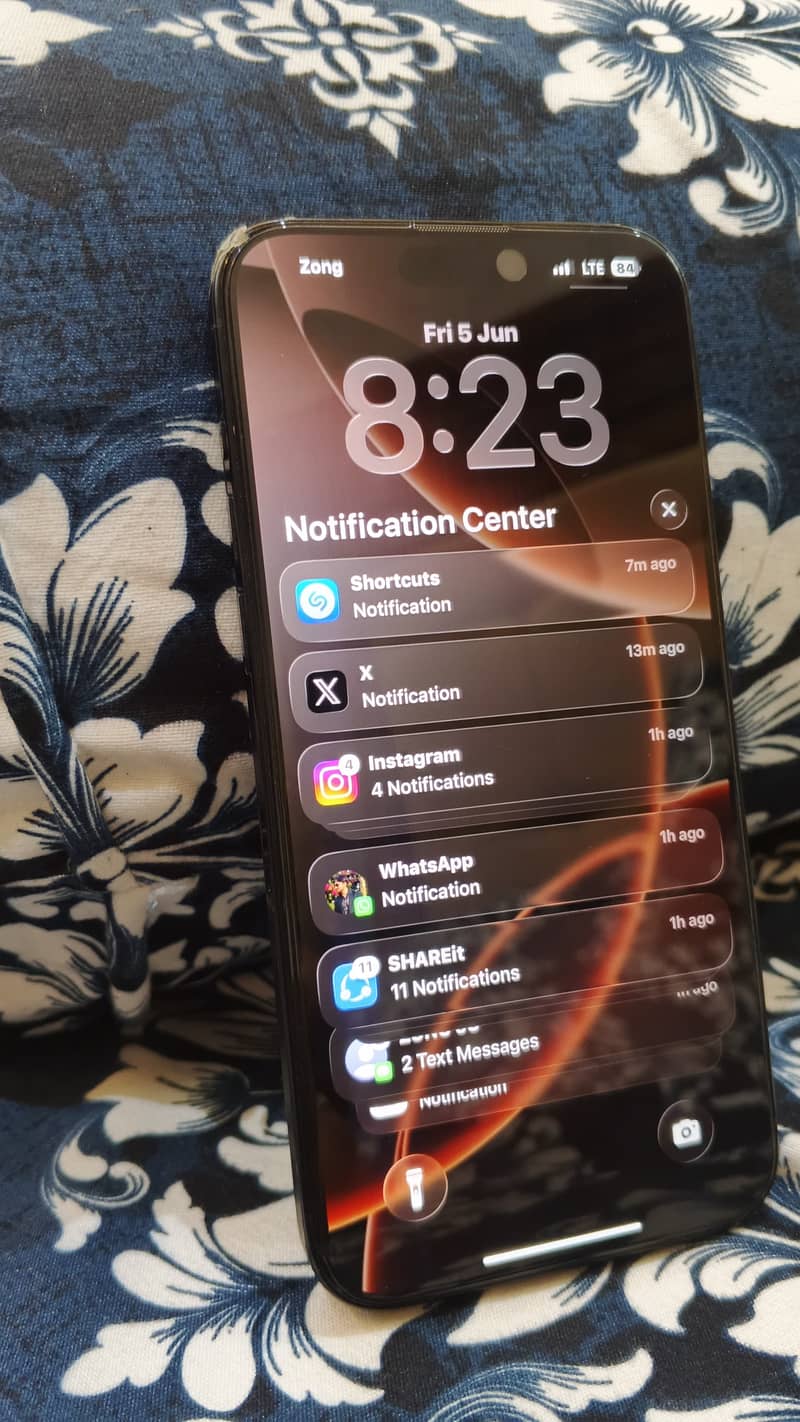 iPhone 15 Pro Max 4