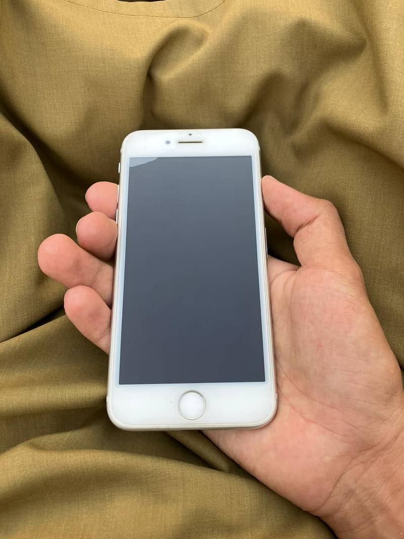 Apple iPhone 8 4