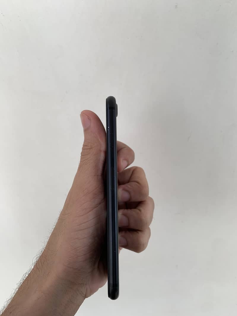 Apple iPhone 7 2
