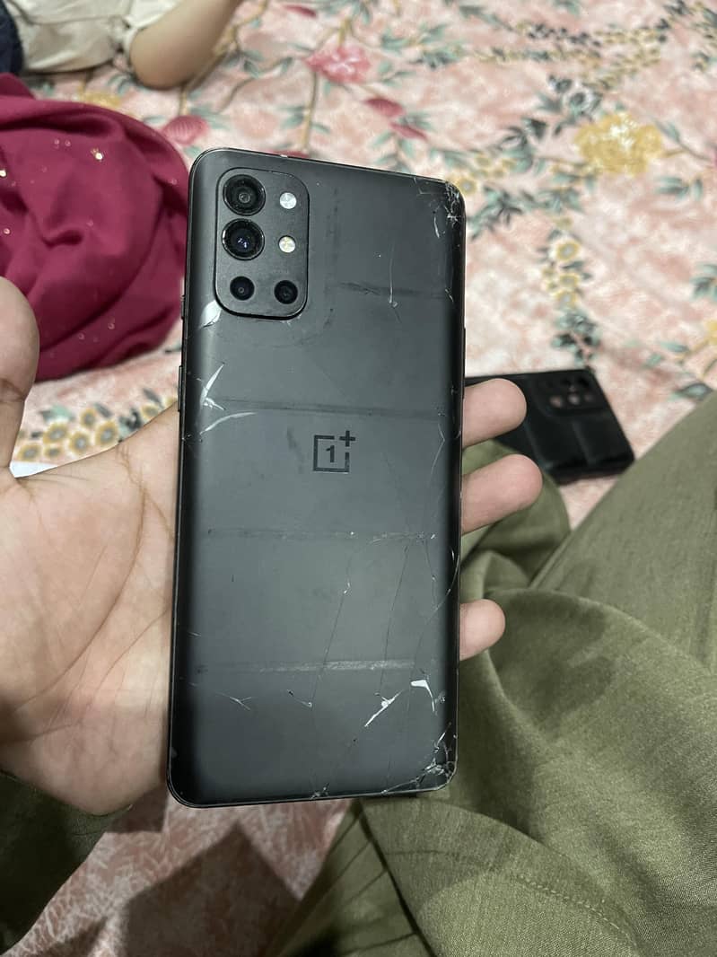 One Plus 9R 5