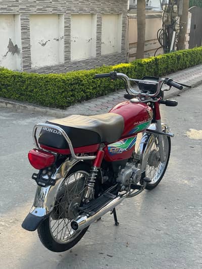HONDA CD-70 RED