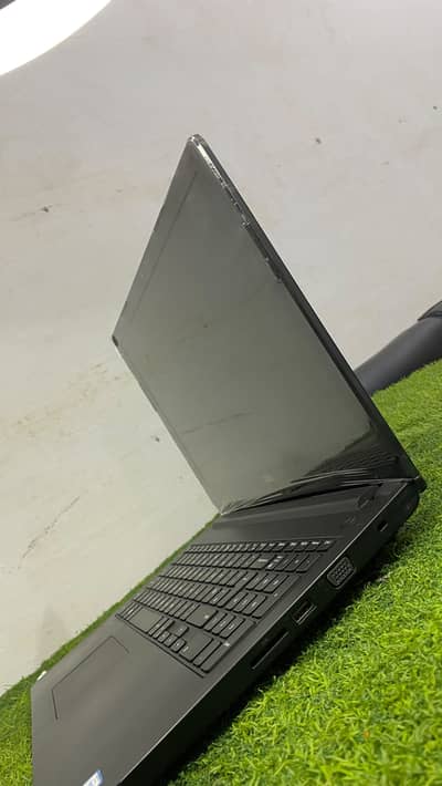 Dell 3570 Laptop core i5 6th gen 8Gb Ram