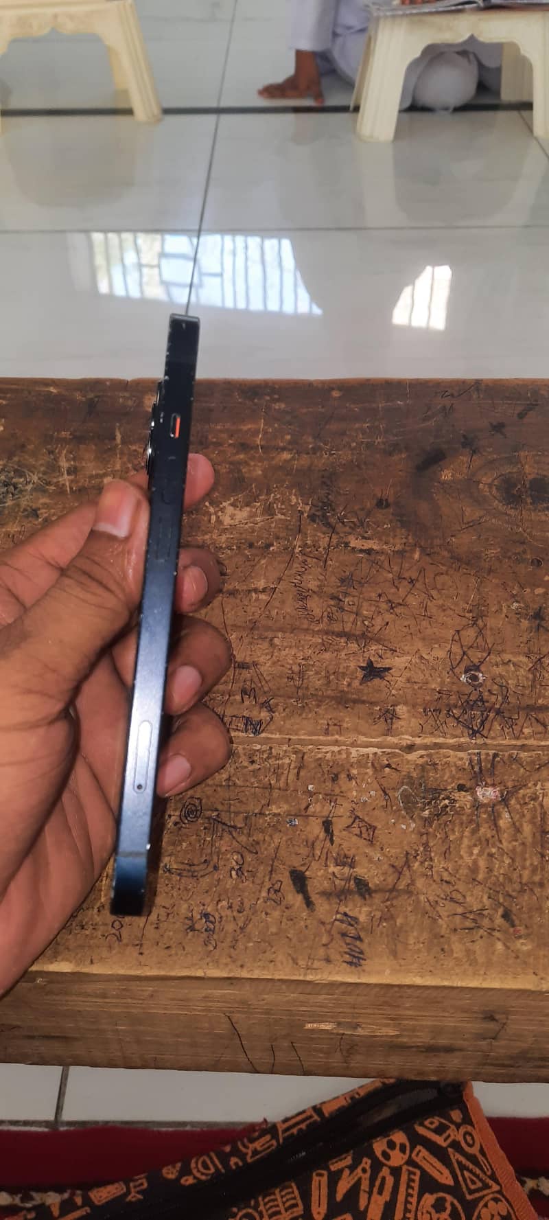 Apple iPhone 13 4