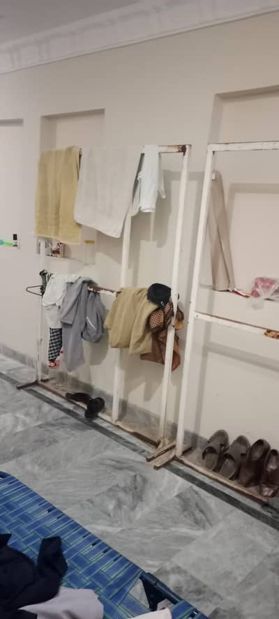 good condition iron stand for sale 6 feet length width 5 feet