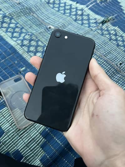 Apple iPhone SE