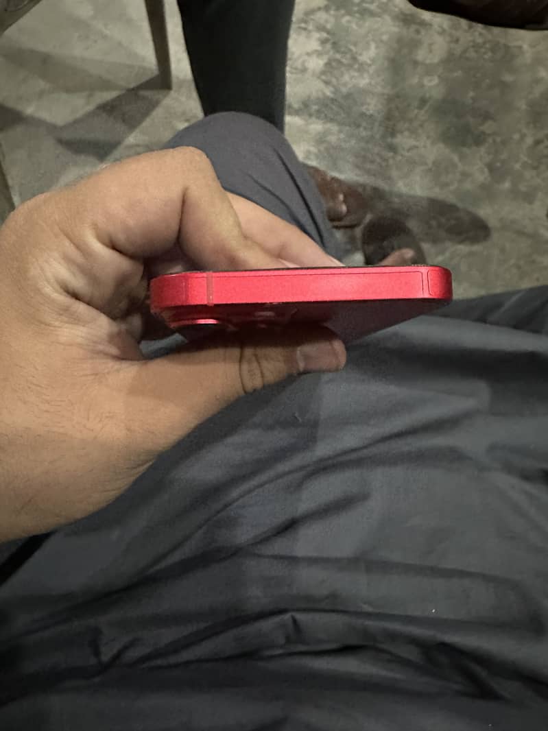 Apple iPhone 14 4
