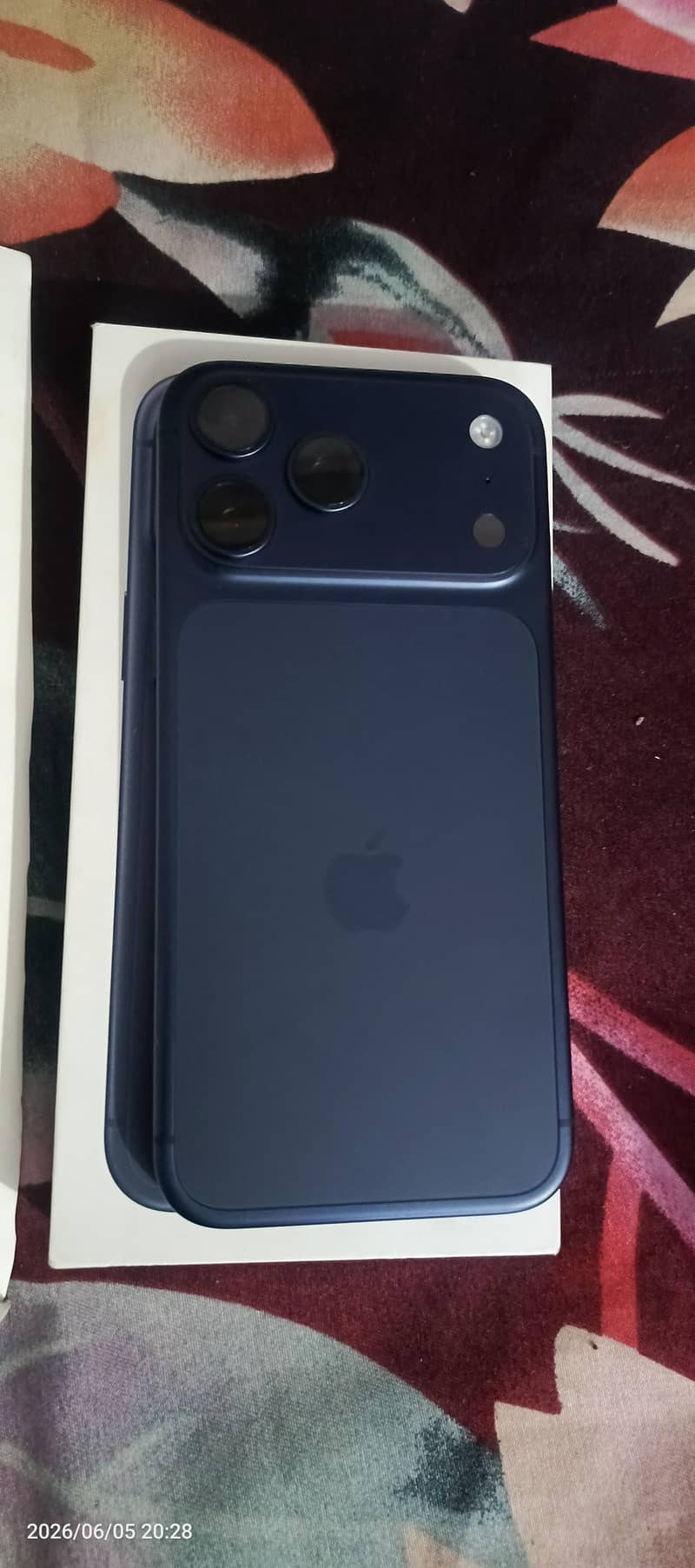 Apple iPhone 17 Pro Max 3