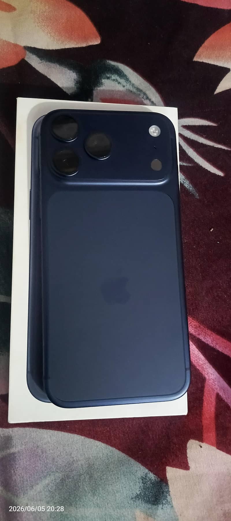 Apple iPhone 17 Pro Max 4