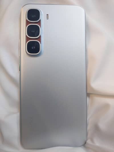Infinix HOT60pro+