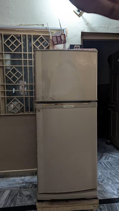 Dawlance 12 cubic size Refrigerator for SALE. . . . (USED)