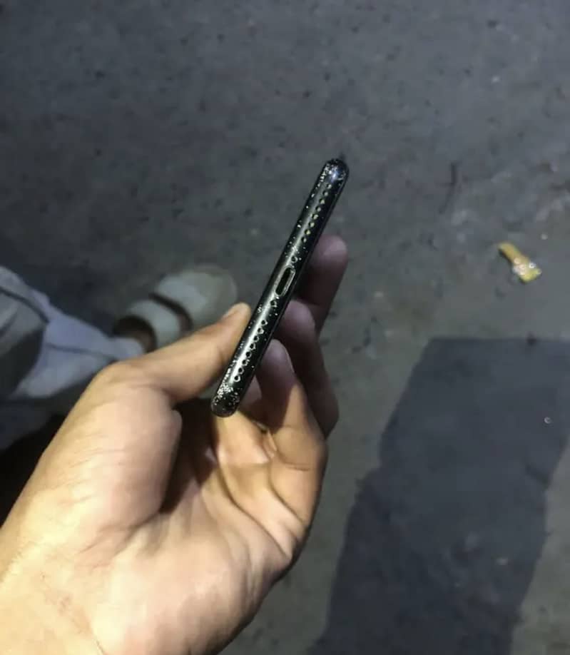 Apple iPhone 7 Plus 1