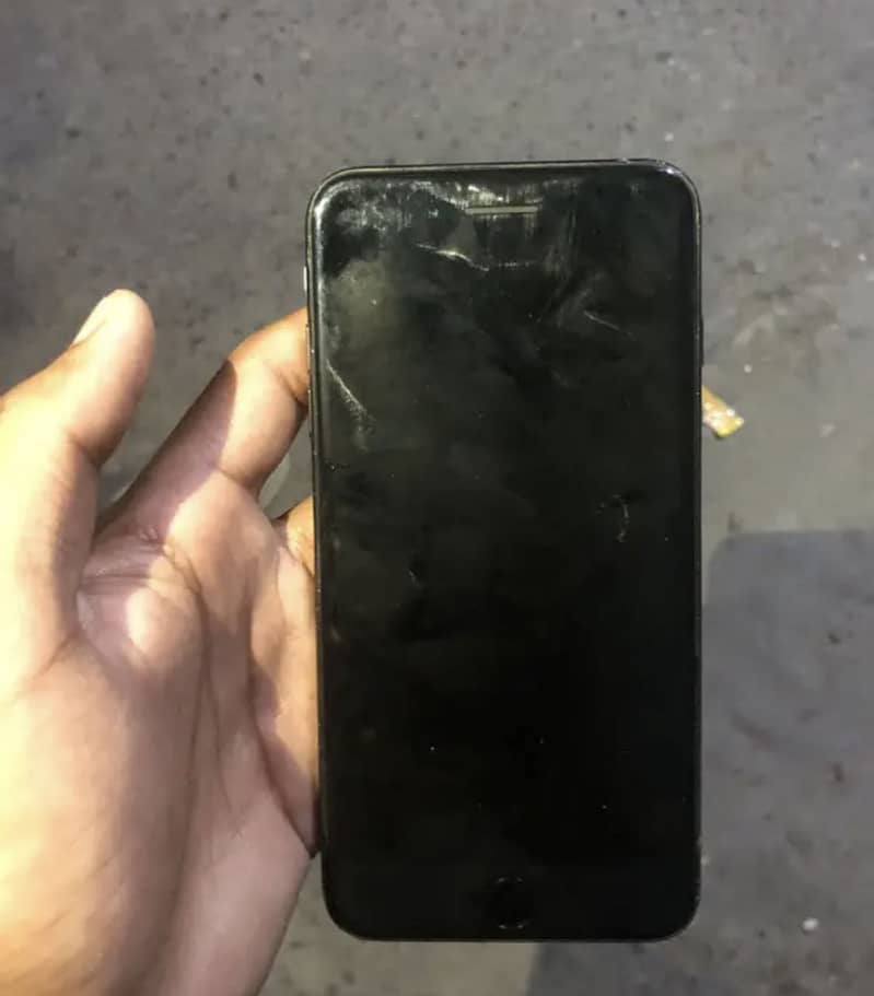 Apple iPhone 7 Plus 4