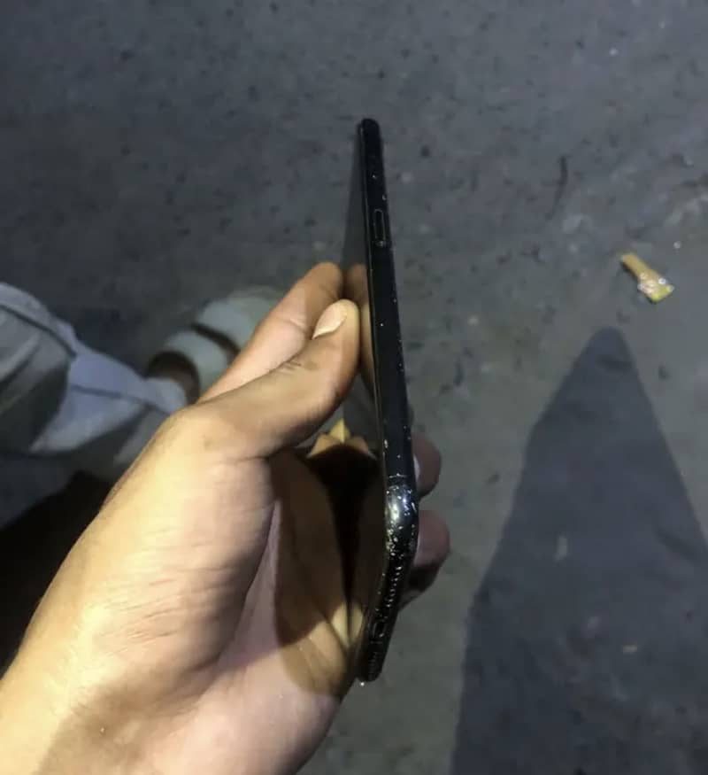 Apple iPhone 7 Plus 5