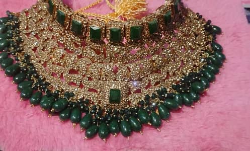 most trending biral set with green stone