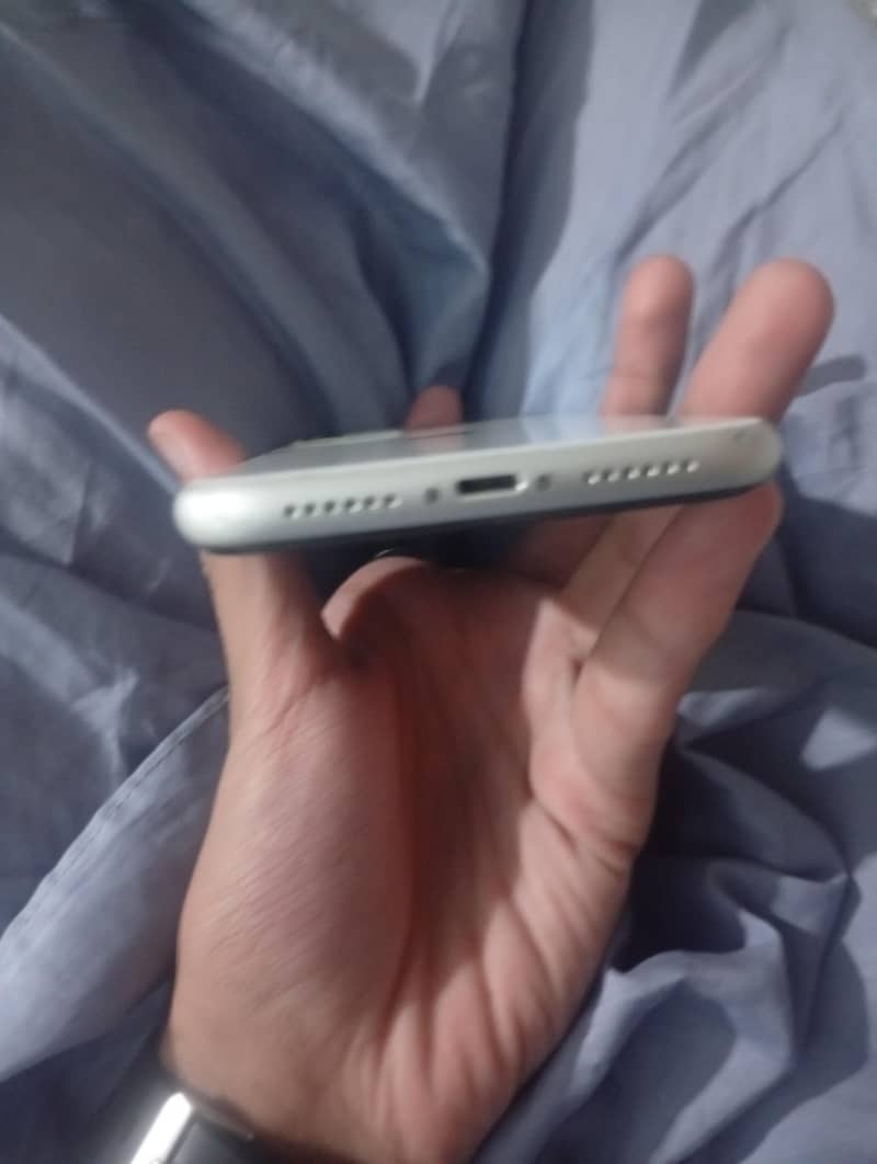 iPhone 11 1
