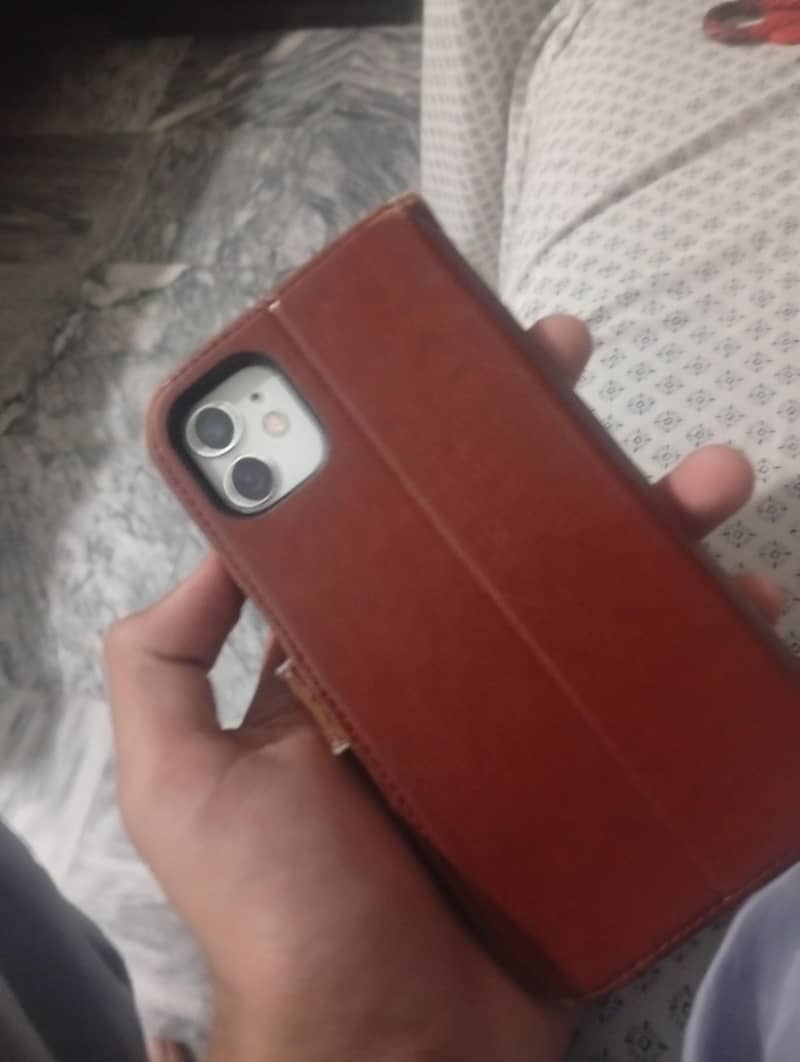 iPhone 11 6