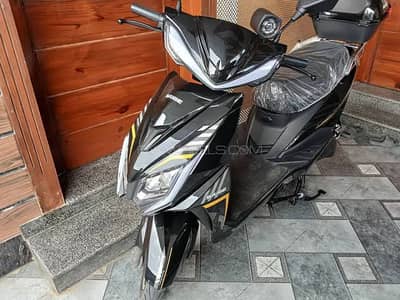 Brand new used 6 months in warranty need cash thats why selling 70km
