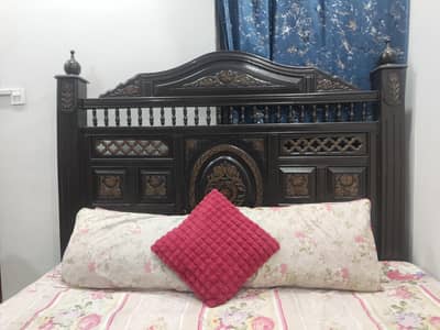 King Size Heavy Bed with mattress For urgent sale 03342111283