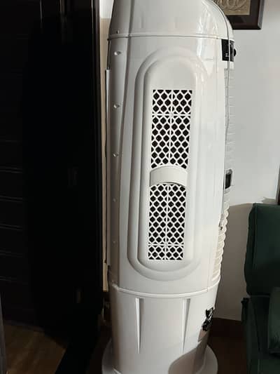 air coolar  1/2 din use  kiyeh hai  jis bhai nay lyna hai wo he rabta