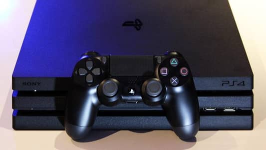 ps 4 pro 1 tb with two controllers