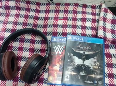 2 Play Station{ps4)  CDs with 1 headphones | 5500