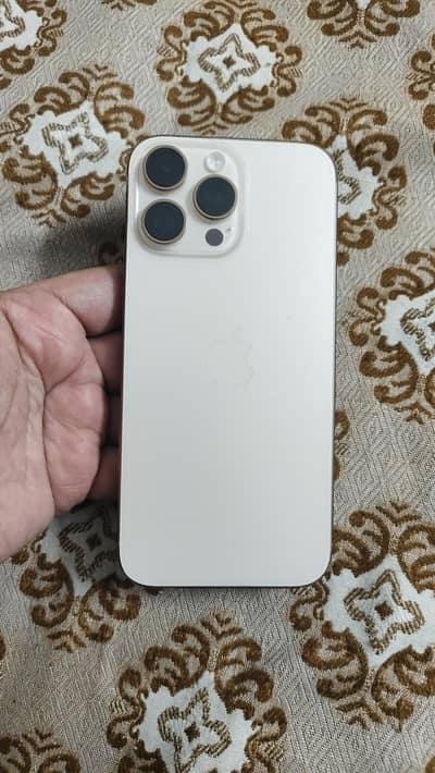 Apple iPhone 16 Pro Max