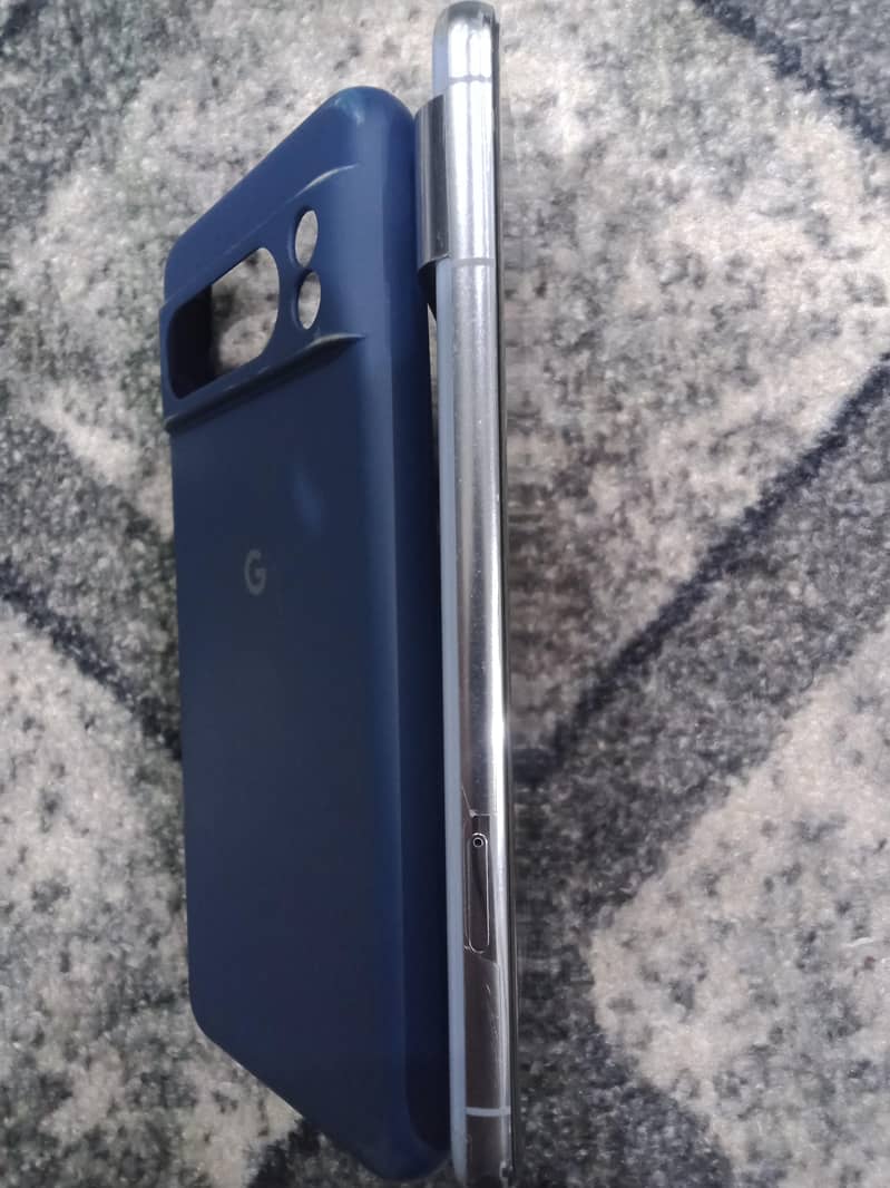 Google Pixel 8 Pro 4