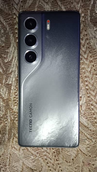 Tecno CAMON 40