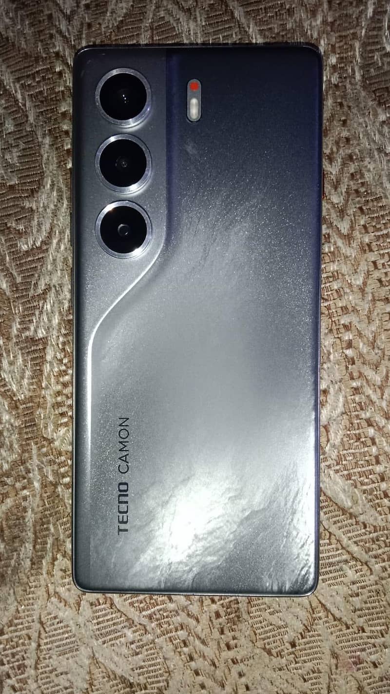 Tecno CAMON 40 0