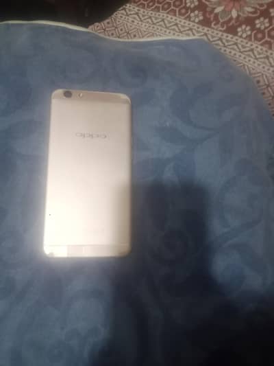 OPPO F1s