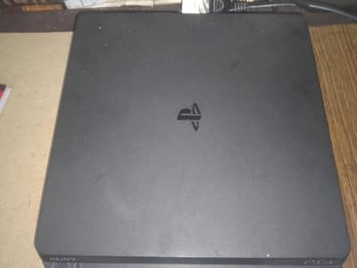 PS4 Slim 500gb Jailbreak with 2 controller 8 games