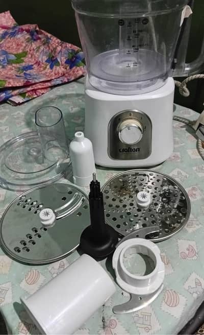 crofton compny blender with all accessries