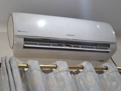 excellent condition 1 ton inverter AC for sale