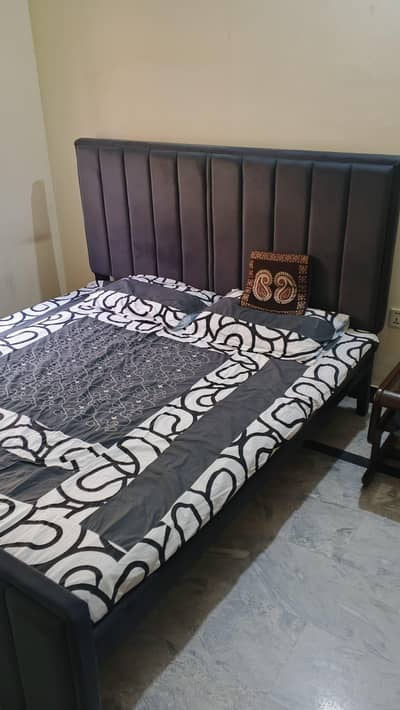 Bedroom Set for Sale Bed & Dressing Table with Mirror