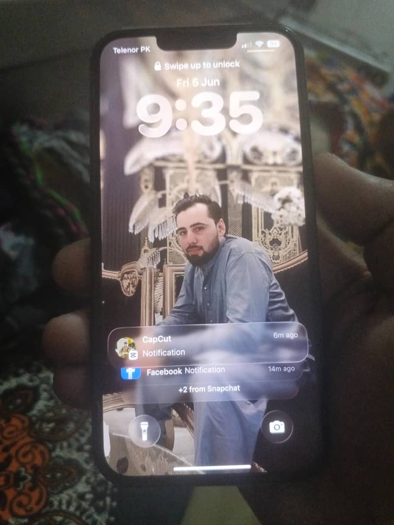 Apple iPhone 13 1