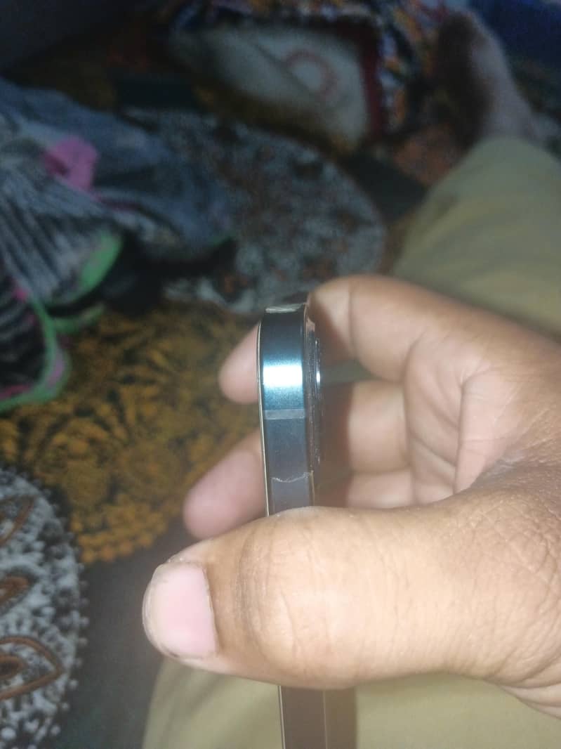 Apple iPhone 13 4