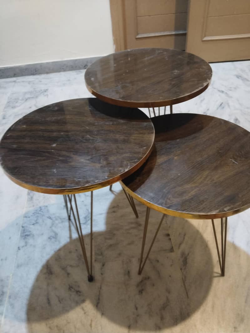 3 set table 0