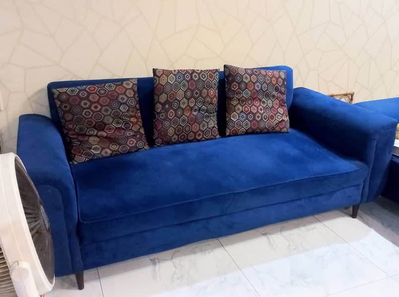 3 seater sofa 0