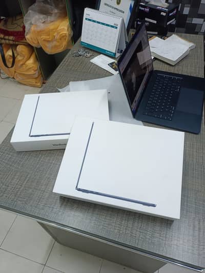 MACBOOK AIR M5 13 INCH NON ACTIVE NEW MIDNIGHT BLUE 16GB 512GB 2 UNITS