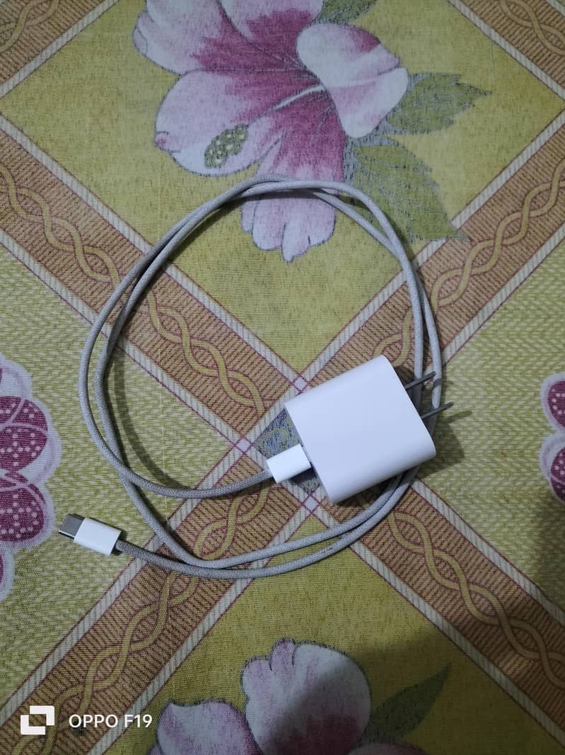 Apple iPhone 16 Plus 4